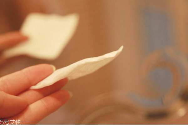 卸妝油能帶上飛機(jī)嗎 卸妝油能托運(yùn) 卸妝油能帶上飛機(jī)嗎 卸妝油能托運(yùn)