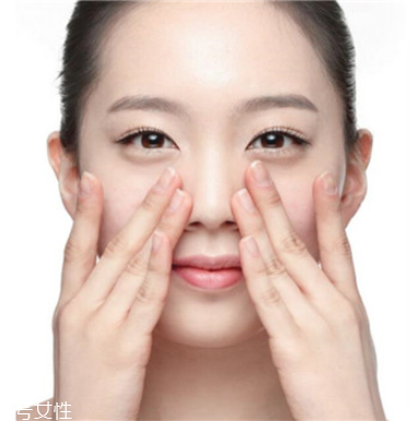 卸妝油能去黑頭嗎 卸妝油的作用 卸妝油能去黑頭嗎 卸妝油的作用