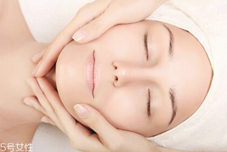 卸妝油能去黑頭嗎 卸妝油的作用 卸妝油能去黑頭嗎 卸妝油的作用