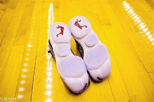 nike lebron 16詹姆斯16實戰(zhàn)測評 很有看點 nike lebron 16詹姆斯16實戰(zhàn)測評 很有看點