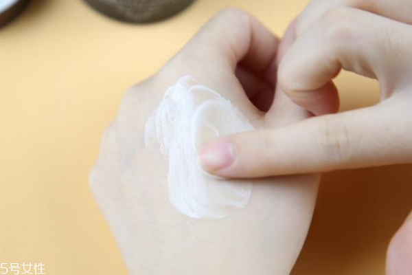 馥蕾詩緊身衣面霜怎么樣 給臉?biāo)軅€形 馥蕾詩緊身衣面霜怎么樣 給臉?biāo)軅€形