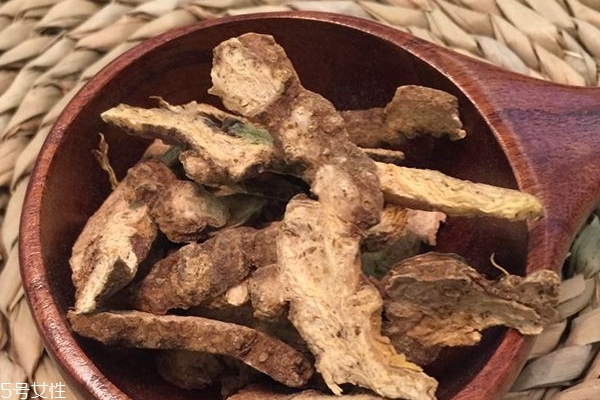 白術(shù)可以燉雞嗎 加黃芪更好 白術(shù)可以燉雞嗎 加黃芪更好