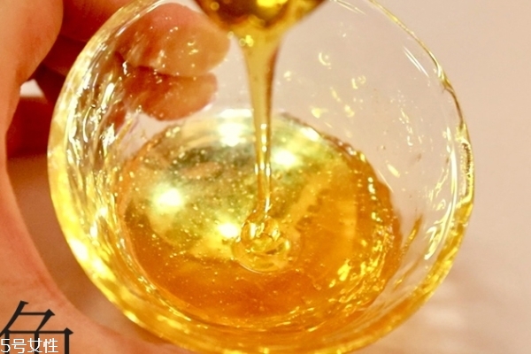 百花蜜和棗花蜜哪個(gè)好 功效不同無法區(qū)分 百花蜜和棗花蜜哪個(gè)好 功效不同無法區(qū)分