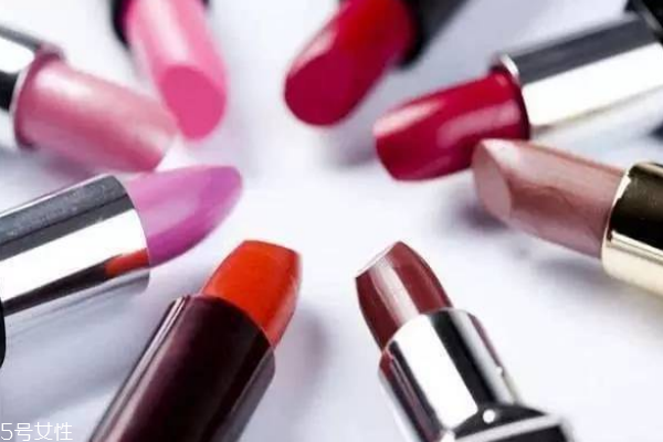 唇膏唇彩唇釉哪個好用 不能跟風(fēng)瞎選 唇膏唇彩唇釉哪個好用 不能跟風(fēng)瞎選