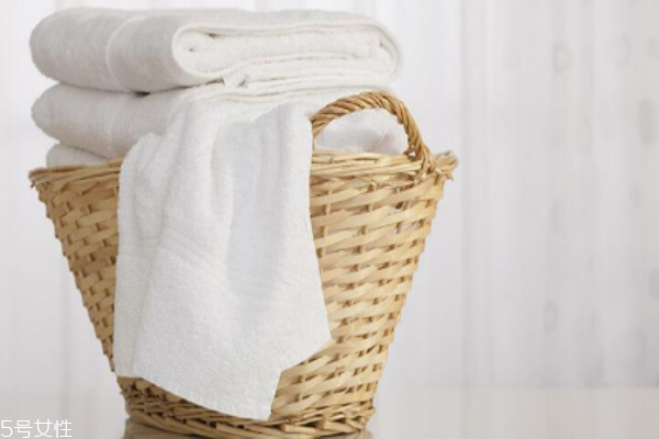 秋冬靜電怎么辦 這三招對(duì)癥下藥 秋冬靜電怎么辦 這三招對(duì)癥下藥