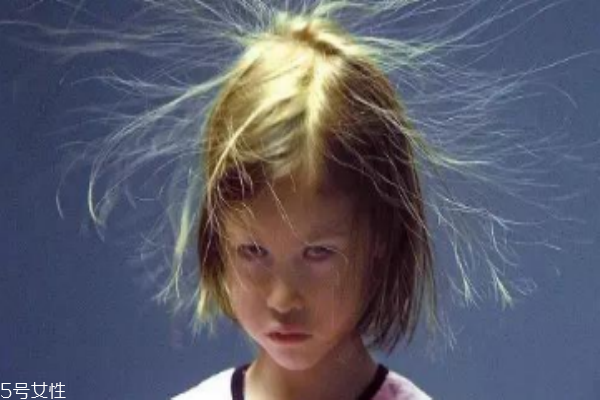 秋冬靜電怎么辦 這三招對(duì)癥下藥 秋冬靜電怎么辦 這三招對(duì)癥下藥