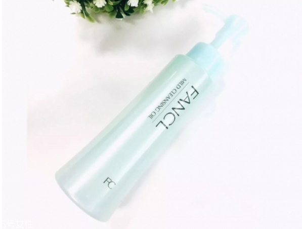 痘痘肌用什么卸妝產(chǎn)品 適合痘痘肌的卸妝產(chǎn)品 痘痘肌用什么卸妝產(chǎn)品 適合痘痘肌的卸妝產(chǎn)品