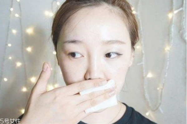 用卸妝油會長閉口嗎 卸妝油會導致閉口