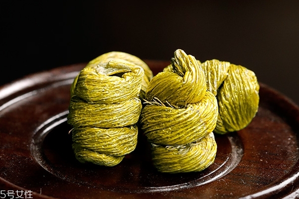 石斛是粗的好還是細(xì)的好 這樣選就沒錯(cuò)了 石斛是粗的好還是細(xì)的好 這樣選就沒錯(cuò)了