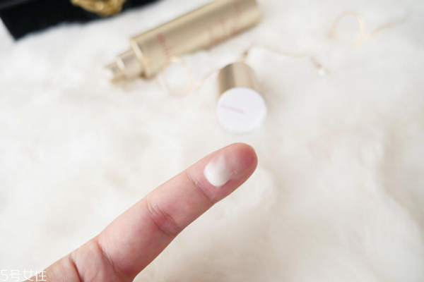 嬌韻詩v臉精華有酒精嗎 排在成分表第二位 嬌韻詩v臉精華有酒精嗎 排在成分表第二位