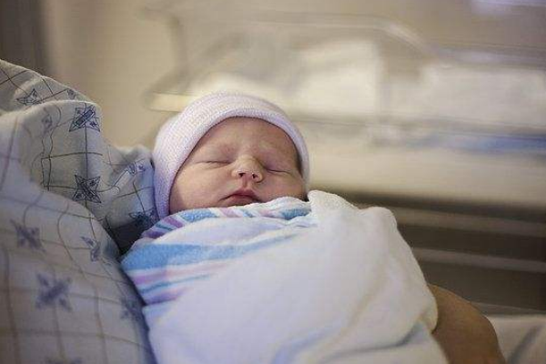 秋季寶寶長痱子怎么辦 爸媽注意日常護理 秋季寶寶長痱子怎么辦 爸媽注意日常護理