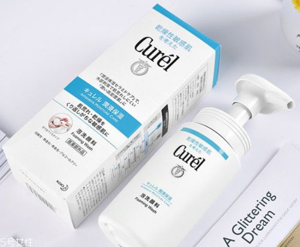 珂潤(rùn)洗面奶和芙麗芳絲哪個(gè)好 珂潤(rùn)洗面奶保質(zhì)期 珂潤(rùn)洗面奶和芙麗芳絲哪個(gè)好 珂潤(rùn)洗面奶保質(zhì)期