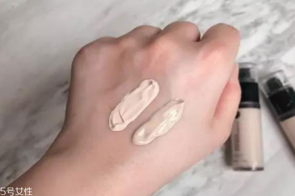 平價(jià)粉底液哪個(gè)好用 平價(jià)粉底液好用排行榜 平價(jià)粉底液哪個(gè)好用 平價(jià)粉底液好用排行榜