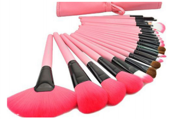 皮膚油怎么化妝 油皮化妝小技巧 皮膚油怎么化妝 油皮化妝小技巧