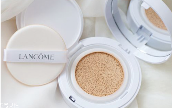 遮瑕筆和氣墊哪個(gè)先用 無(wú)暇底妝遮瑕一步搞定 遮瑕筆和氣墊哪個(gè)先用 無(wú)暇底妝遮瑕一步搞定