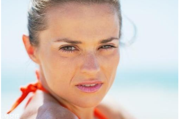 皮膚曬黑了多久能恢復(fù) 皮膚曬黑多久能白回來 皮膚曬黑了多久能恢復(fù) 皮膚曬黑多久能白回來