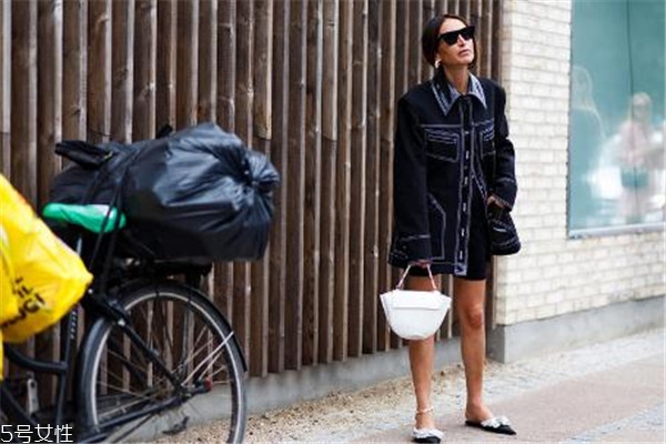 秋天襯衫怎么搭配 混搭更有個性 秋天襯衫怎么搭配 混搭更有個性