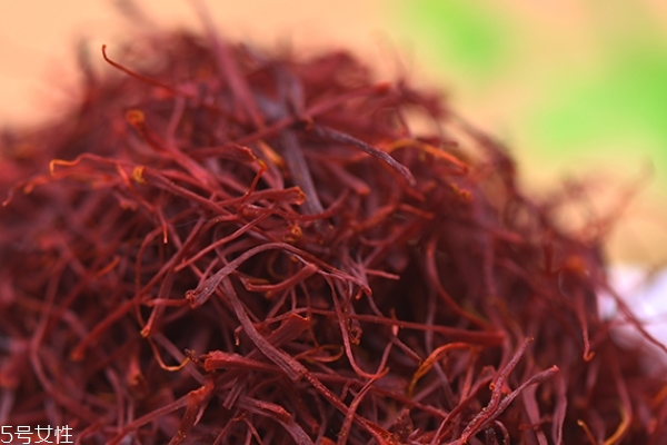 藏紅花什么時候喝最好 一年四季都可以 藏紅花什么時候喝最好 一年四季都可以