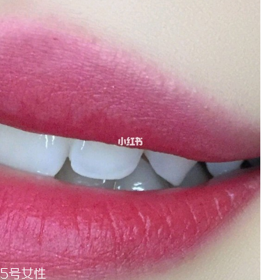 阿瑪尼紅管503多少錢 阿瑪尼紅管503真人試色 阿瑪尼紅管503多少錢 阿瑪尼紅管503真人試色