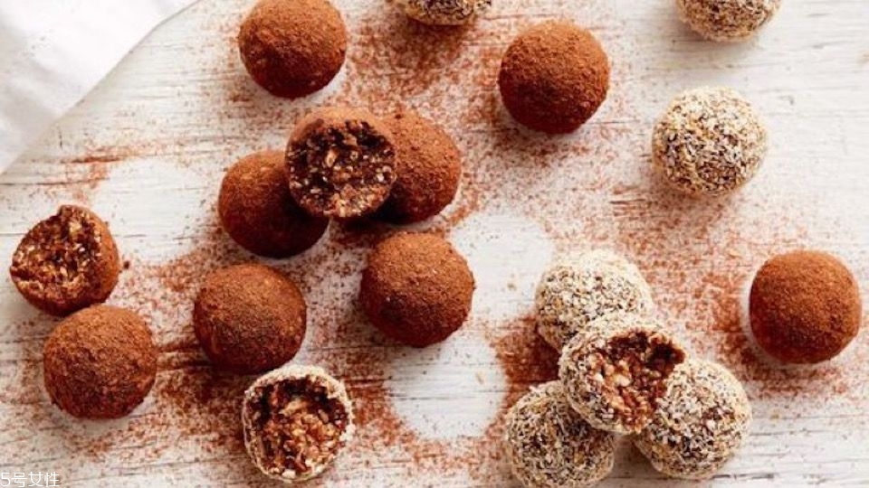 能量球和能量棒什么區(qū)別 能量球怎么做好吃 能量球和能量棒什么區(qū)別 能量球怎么做好吃