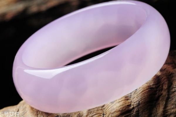 冰花芙蓉玉手鐲價(jià)格 便宜的幾百元 冰花芙蓉玉手鐲價(jià)格 便宜的幾百元