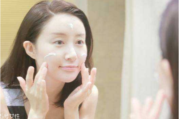 卸妝錯(cuò)誤怎么辦 錯(cuò)誤的卸妝方法 卸妝錯(cuò)誤怎么辦 錯(cuò)誤的卸妝方法