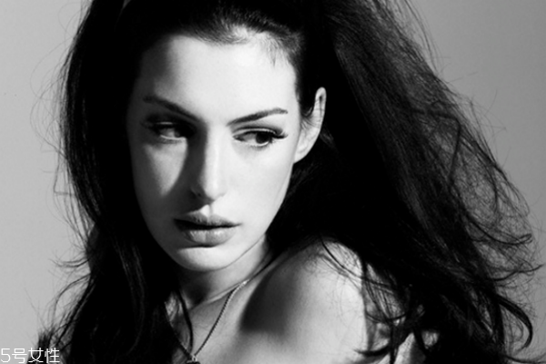 卸妝乳和潔面乳一樣嗎 完全不一樣 卸妝乳和潔面乳一樣嗎 完全不一樣