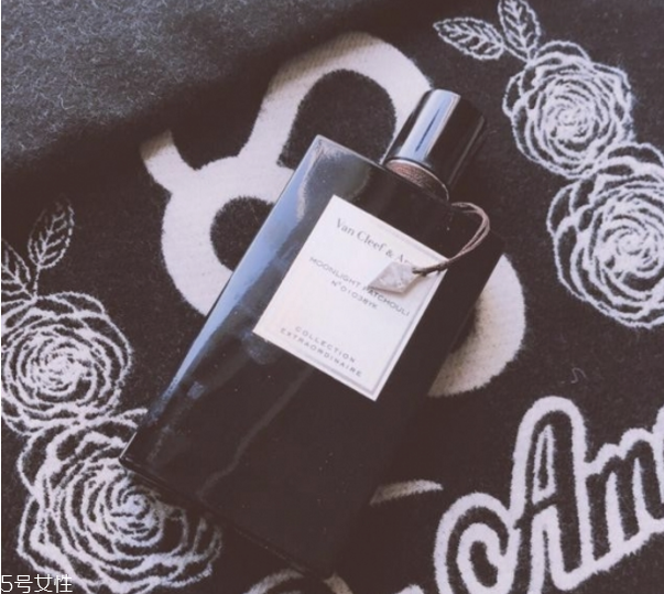 適合夏天的香水有哪些 適合年輕女孩的香水 適合夏天的香水有哪些 適合年輕女孩的香水