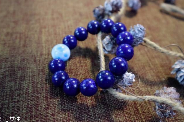 如何辨別青金石真假 這幾點(diǎn)就能區(qū)分 如何辨別青金石真假 這幾點(diǎn)就能區(qū)分