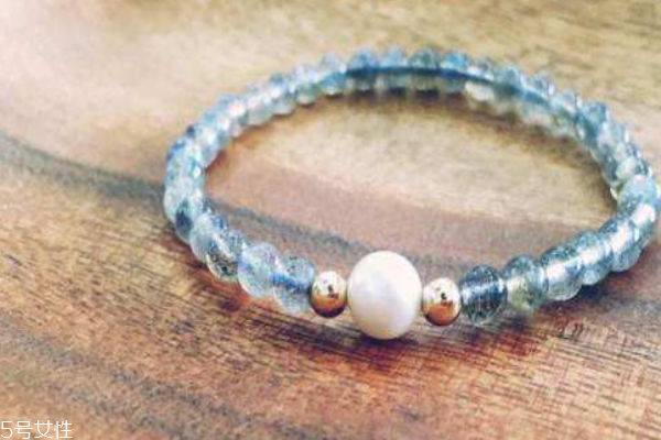 拉長石的功效與作用 有助于增強(qiáng)體力 拉長石的功效與作用 有助于增強(qiáng)體力