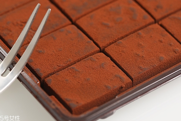 巧克力為什么是黑色的 取決于可可脂含量 巧克力為什么是黑色的 取決于可可脂含量