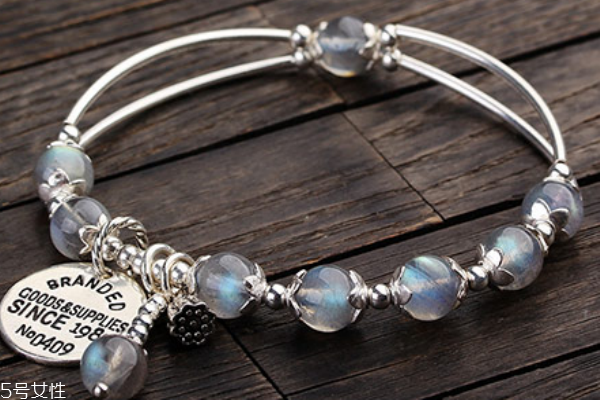 月光石適合什么星座 六月生辰守護(hù)石 月光石適合什么星座 六月生辰守護(hù)石