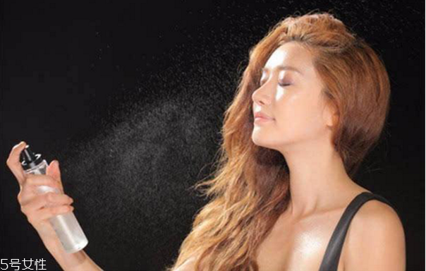 粉底霜可以直接涂嗎 直接涂對(duì)肌膚傷害很大 粉底霜可以直接涂嗎 直接涂對(duì)肌膚傷害很大