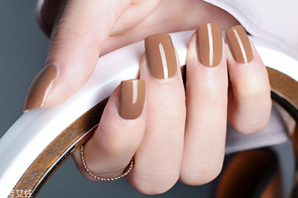 初秋指甲油哪個(gè)品牌好 初秋必備5款指甲油 初秋指甲油哪個(gè)品牌好 初秋必備5款指甲油