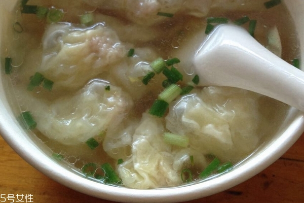 餛飩能放多久 冷凍可以放三個(gè)月 餛飩能放多久 冷凍可以放三個(gè)月