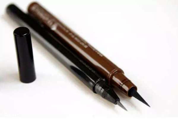 旋轉眉筆和鉛筆眉筆哪個好 2大眉筆pk