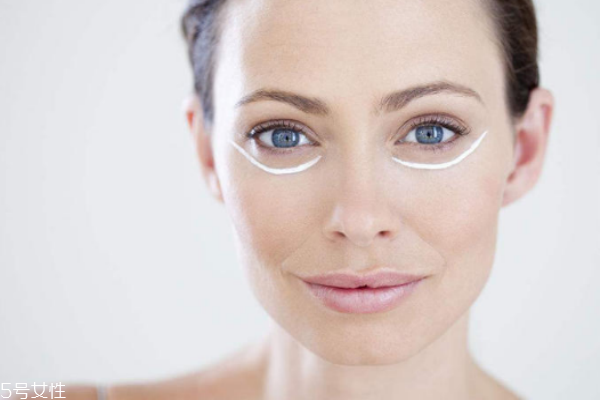眼霜怎么涂不長脂肪粒 4種涂法大有講究 眼霜怎么涂不長脂肪粒 4種涂法大有講究