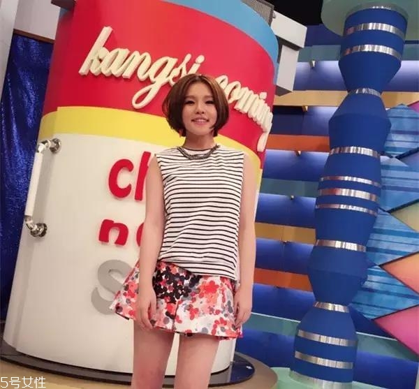 愛心編發(fā)怎么扎好看 學會這個立馬氣質(zhì)上身 愛心編發(fā)怎么扎好看 學會這個立馬氣質(zhì)上身