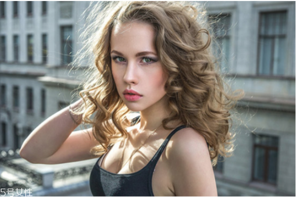 魚尾紋是怎么形成的 這幾款眼霜讓你和魚尾紋說再見 魚尾紋是怎么形成的 這幾款眼霜讓你和魚尾紋說再見