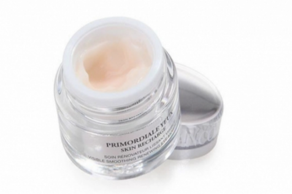 魚尾紋是怎么形成的 這幾款眼霜讓你和魚尾紋說再見 魚尾紋是怎么形成的 這幾款眼霜讓你和魚尾紋說再見