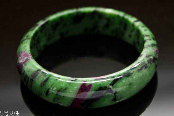 紅綠寶多少錢(qián)一克 多在百元以?xún)?nèi) 紅綠寶多少錢(qián)一克 多在百元以?xún)?nèi)