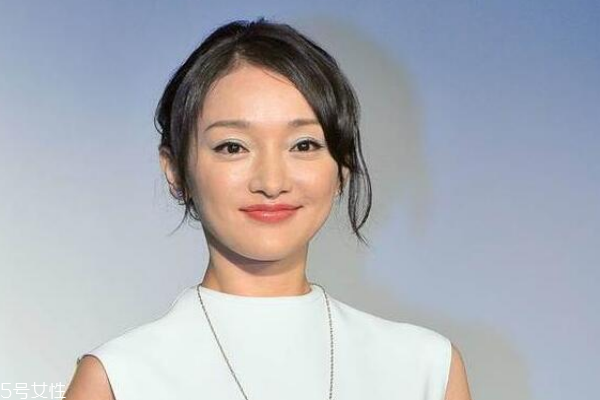 臉上皺紋怎么突然增多 警惕這4個地方長皺紋 臉上皺紋怎么突然增多 警惕這4個地方長皺紋