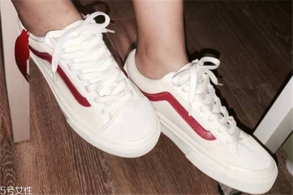 紅白vans掉色怎么辦 清洗時(shí)要注意 紅白vans掉色怎么辦 清洗時(shí)要注意