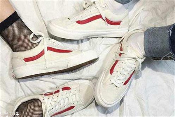紅白vans掉色怎么辦 清洗時(shí)要注意 紅白vans掉色怎么辦 清洗時(shí)要注意