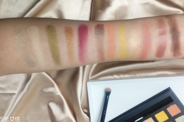 橘朵眼影到底怎么樣 眼影盤只能打三分 橘朵眼影到底怎么樣 眼影盤只能打三分