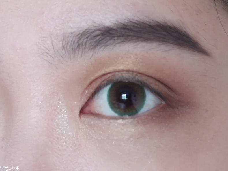 眼妝怎么畫顯得溫柔 僅需4步的溫柔奶茶棕眼妝 眼妝怎么畫顯得溫柔 僅需4步的溫柔奶茶棕眼妝