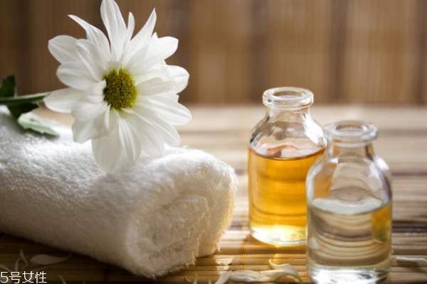 怎樣選護(hù)發(fā)精油 三個(gè)方向進(jìn)行分析 怎樣選護(hù)發(fā)精油 三個(gè)方向進(jìn)行分析