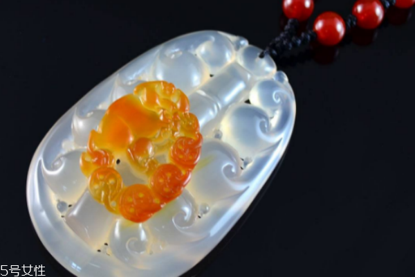 冰彩玉髓一般值多少錢 不算太昂貴 冰彩玉髓一般值多少錢 不算太昂貴