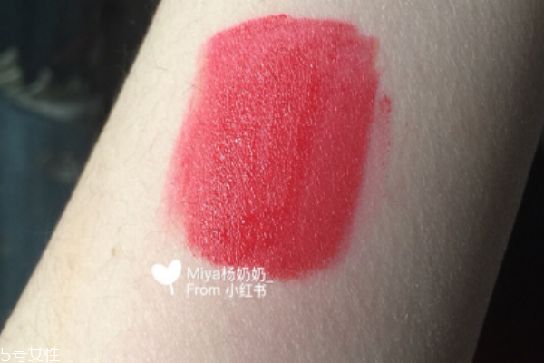 阿瑪尼小胖丁302好看嗎 盲擼也不會(huì)出錯(cuò)的口紅 阿瑪尼小胖丁302好看嗎 盲擼也不會(huì)出錯(cuò)的口紅