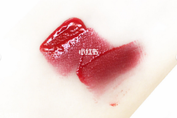 阿瑪尼小胖丁302好看嗎 盲擼也不會(huì)出錯(cuò)的口紅 阿瑪尼小胖丁302好看嗎 盲擼也不會(huì)出錯(cuò)的口紅